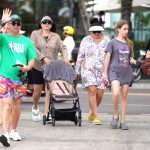 ベトナム旅行に来た外国人旅行者