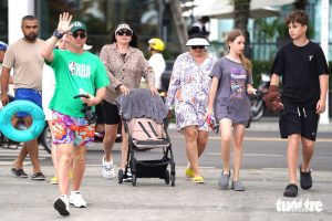 ベトナム旅行に来た外国人旅行者