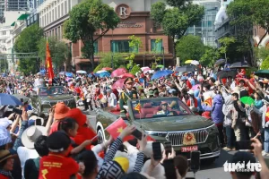 南部開放50周年記念パレードの様子