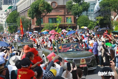 南部開放50周年記念パレードの様子