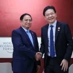 ベトナムのファン・ミン・チン首相とシンガポールのローレンス・ウォン首相