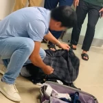 爆弾発言をして荷物をチェックされる乗客
