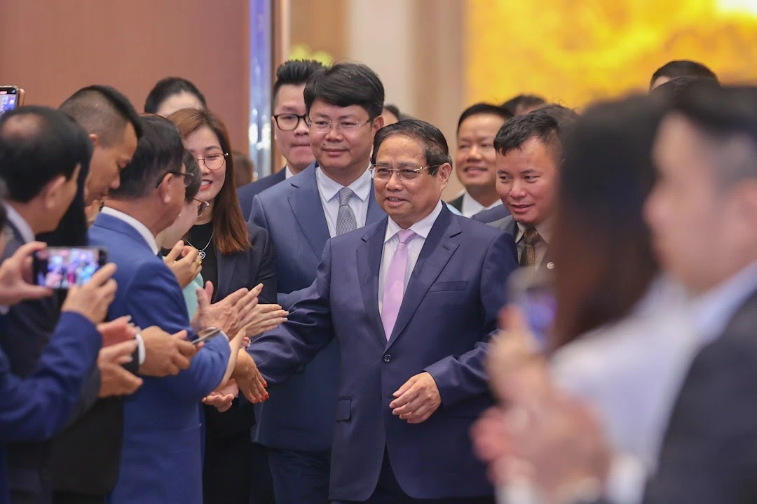 官民会合に出席したファン・ミン・チン首相と企業経営者たち
