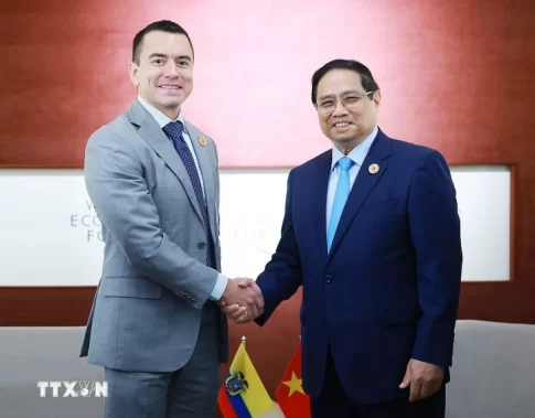 ベトナムのファン・ミン・チン首相とエクアドルのダニエル・ノボア大統領