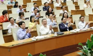 ベトナムの国会に出席するトー・ラム書記長