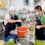 小規模飲食店の厨房の様子