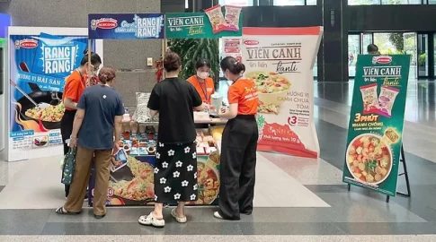 エースコックベトナムの新商品展示ブース