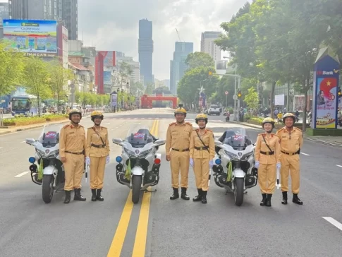 ホーチミン市交通警察の警察官
