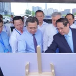 金融センター候補地の視察をするファン・ミン・チン首相