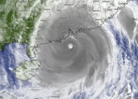 超大型台風ラガサの気象図