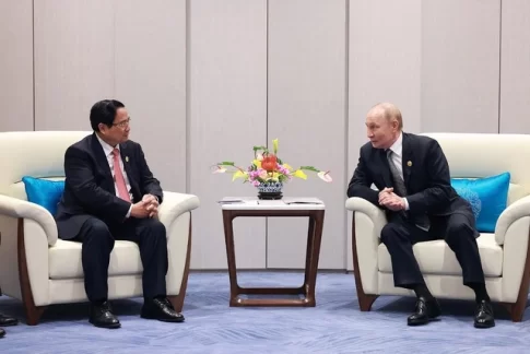 ベトナムのファム・ミン・チン首相とロシアのプーチン大統領の会談風景