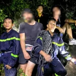 救助隊と救助されたロシア人