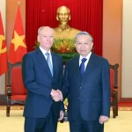 ベトナムのトー・ラム書記長とロシア大統領補佐官でありロシア連邦海洋評議会議長を務めるニコライ・パトルシェフ氏