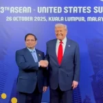 ベトナムのファン・ミン・チン首相と米国のドナルド・トランプ大統領