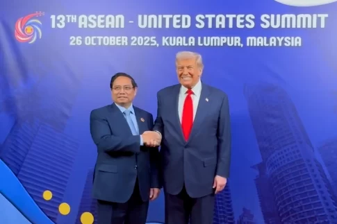 ベトナムのファン・ミン・チン首相と米国のドナルド・トランプ大統領