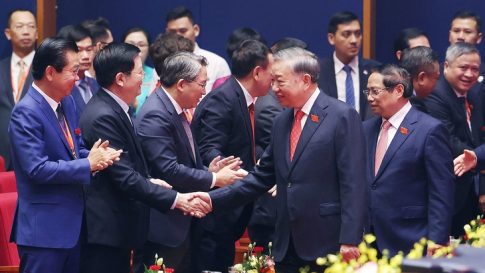 第1回ベトナム政府党大会（2025～2030年任期）に出席したトー・ラム書記長とファン・ミン・チン首相