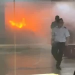 地下駐車場で発火した車両