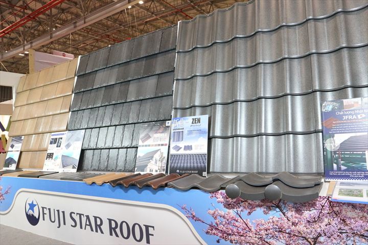 FUJI STAR ROOFが展示した高機能屋根瓦