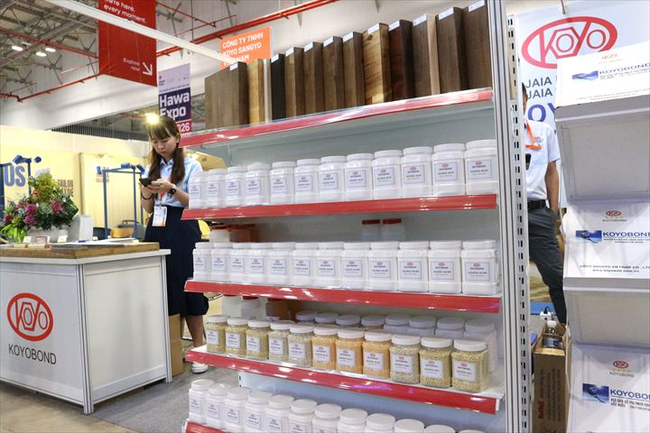 KOYO SANGYO VIETNAMが展示した木工用接着剤