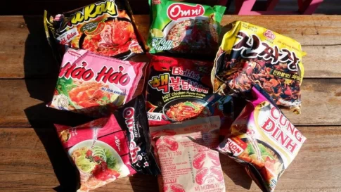 ベトナム国内で販売されている各種即席麺