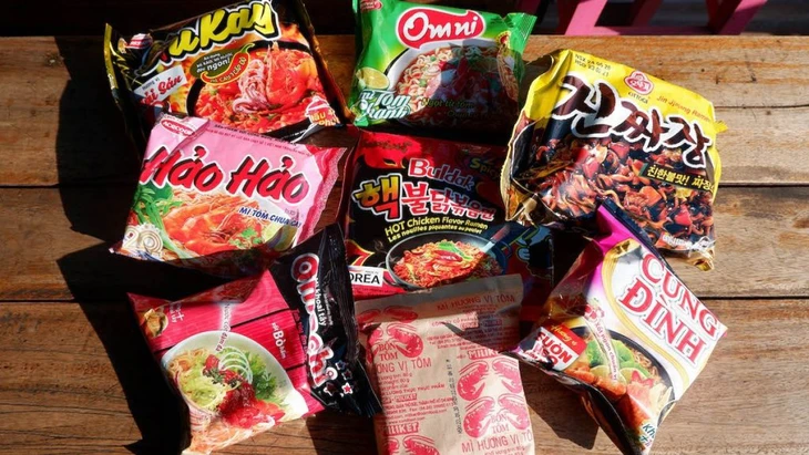 ベトナム国内で販売されている各種即席麺