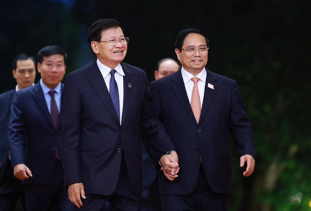 ベトナムのファン・ミン・チン首相とラオスのトーンルン・シースリット国家主席