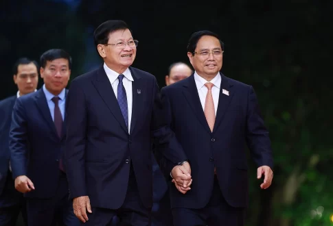 ベトナムのファン・ミン・チン首相とラオスのトーンルン・シースリット国家主席