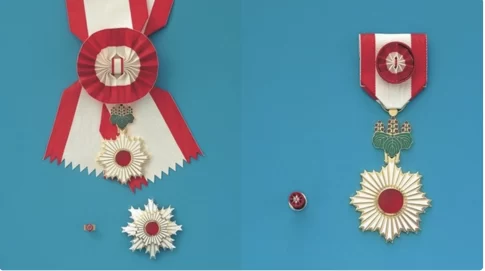日本の旭日大綬章と旭日小綬章