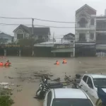 浸水したクイニョン市内の様子