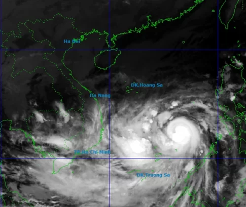 気象衛星による台風カルマエギの画像