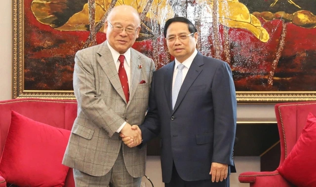 日本の武部勤氏とベトナムのファン・ミン・チン首相