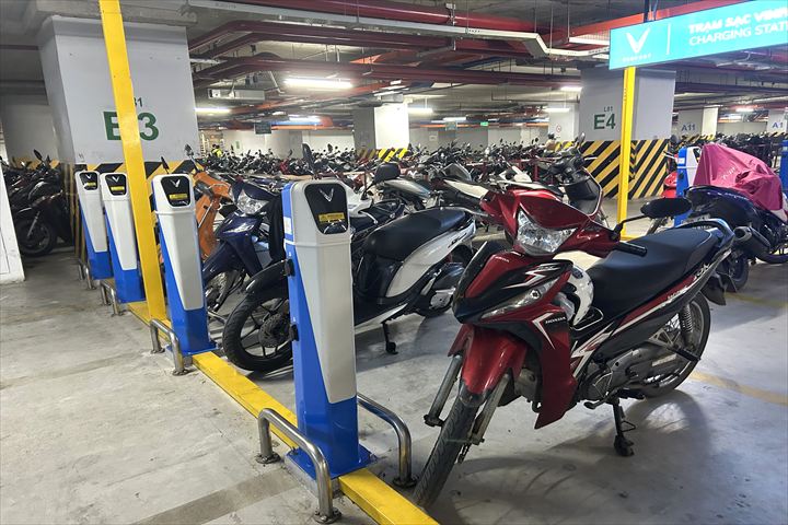 マンション内の電動バイク充電設備