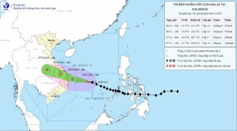 台風カルマエギの進路予想（11月6日）