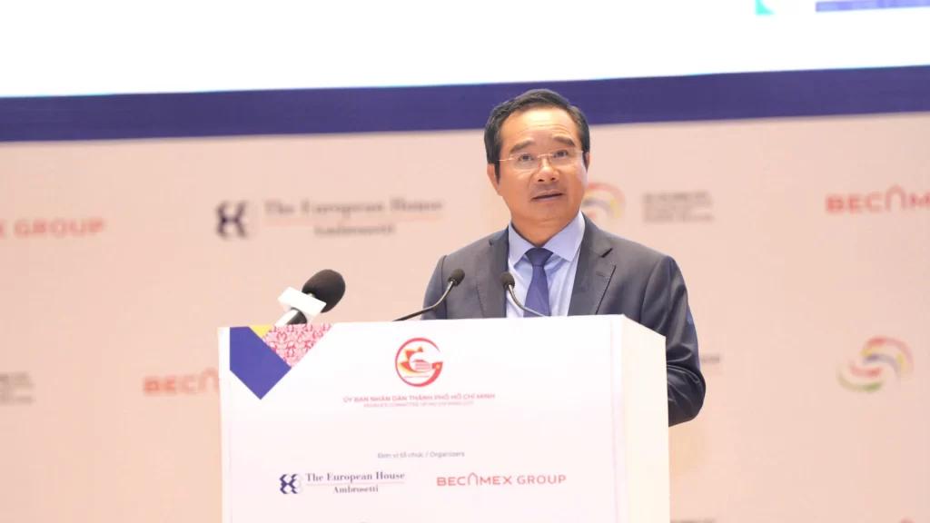 ホーチミン市人民委員会のグエン・バン・ドゥック主席