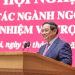 2025年外交部門総括会議で演説するファン・ミン・チン首相