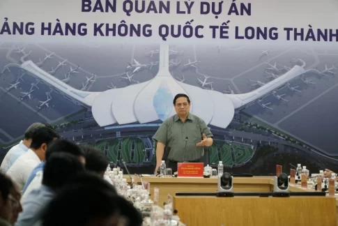 ロンタイン空港建設現場を視察したファン・ミン・チン首相