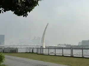 深刻な大気汚染によって霞むホーチミン市の高層ビル