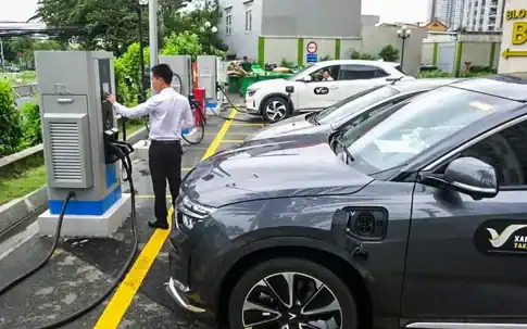 EV専用充電スタンド