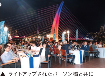 サイゴン川をクルーズするSaigon Princess号から望むホーチミン市の夜景