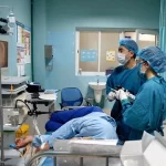 ベトナムの病院で治療を受ける患者