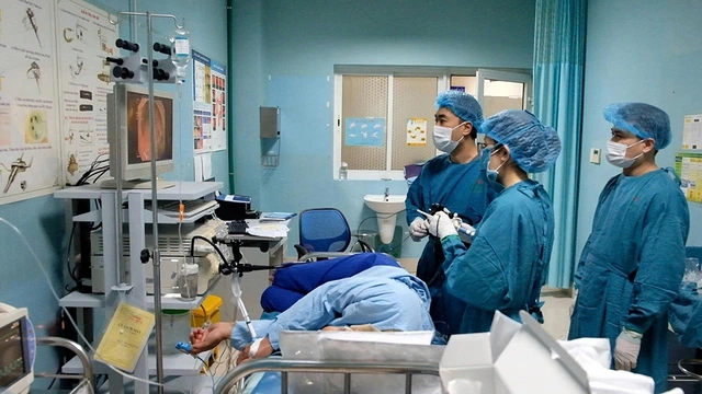 ベトナムの病院で治療を受ける患者