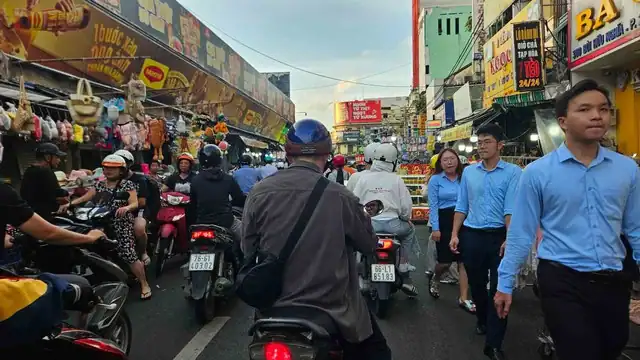 バーチウ市場周辺の道路