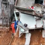 土砂崩れによって崩落したケサン地区の第3A集落の住宅