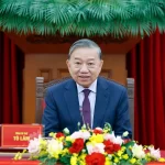 第14期党中央委員会書記長に再選されたトー・ラム氏