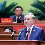 第14回党大会で中央委員会で委員の再任が決まったトー・ラム書記長