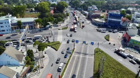 国道13号線にあるフック・キエン五差路