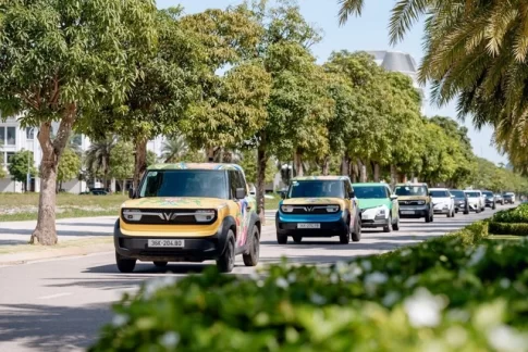 ベトナムの公道を走るビンファストの各種EV