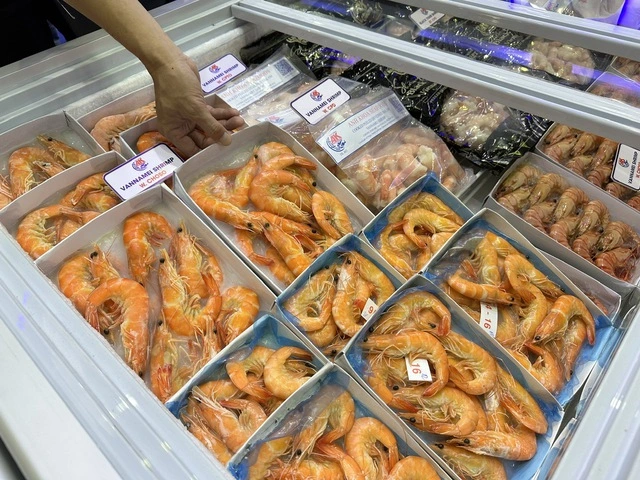 米国に輸出されるベトナム産の冷凍エビ