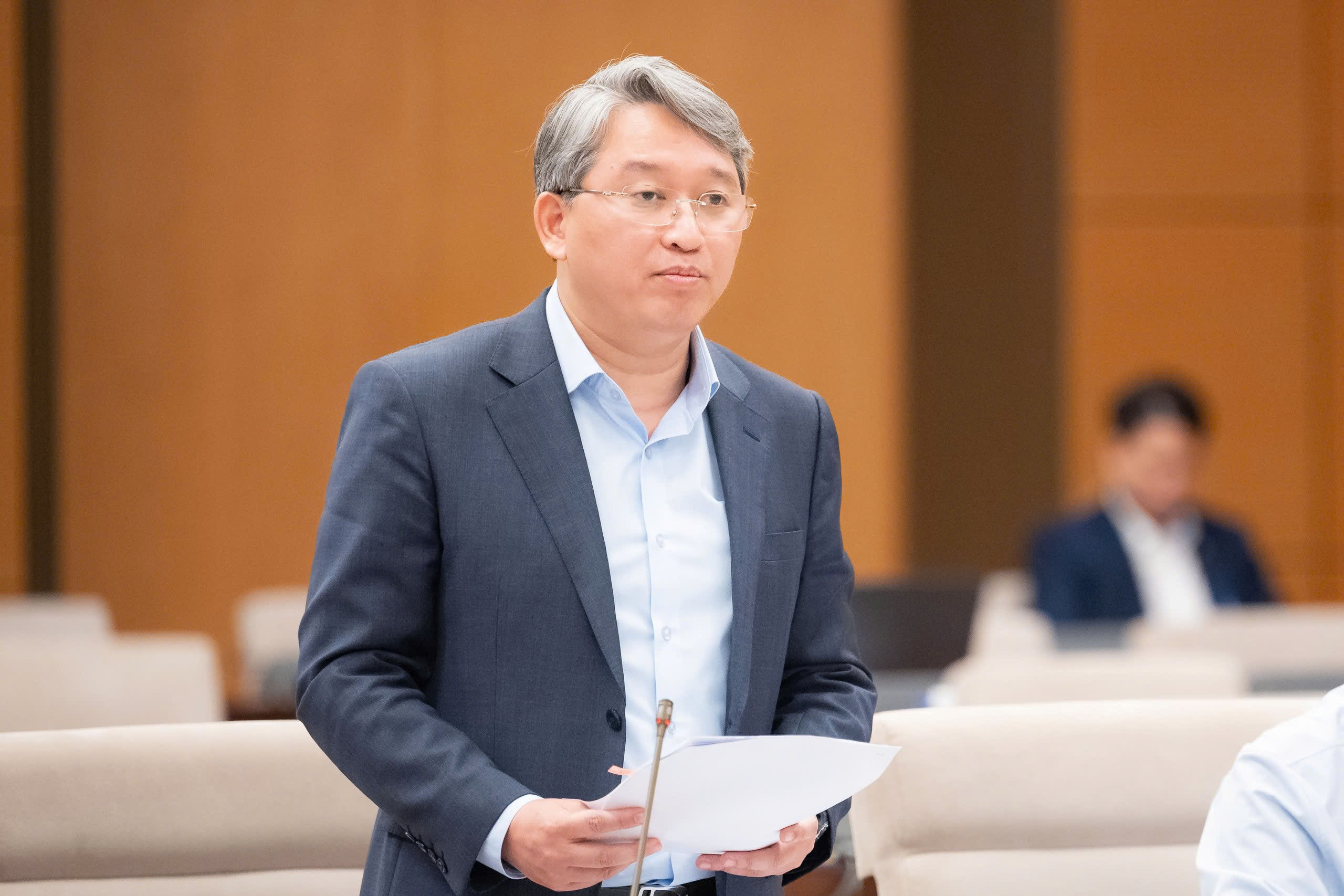 国際法分野で優秀な人材確保のために給与引き上げを提案する司法省のグエン・ハイ・ニン大臣