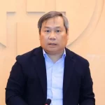 ハノイ市内の燃料販売状況および供給体制についての報告を受ける会議に参加したハノイ市人民委員会のブー・ダイ・タン主席